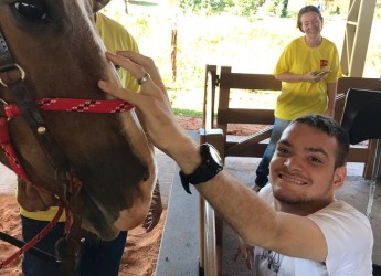 Equoterapia para pessoas com deficiência será obrigatória em plano de saúde.